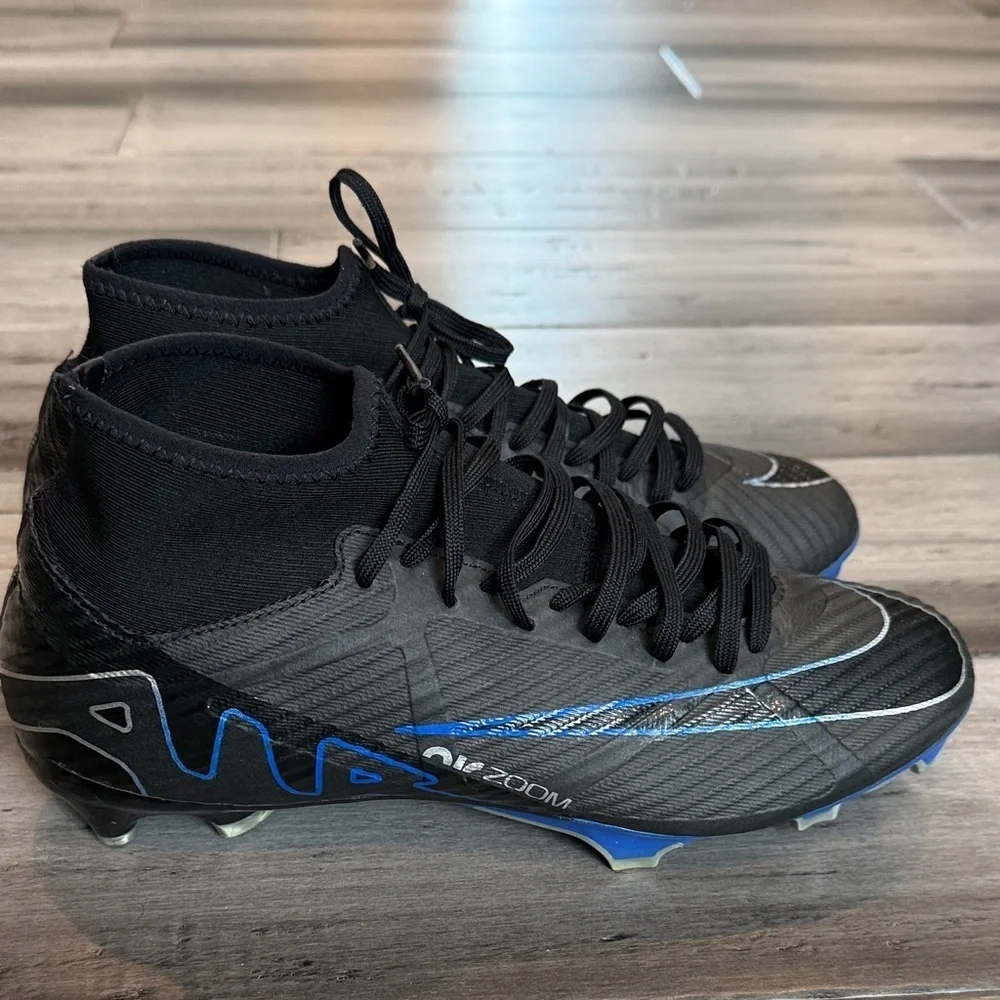 Nike Black and Blue Athletic Shoes